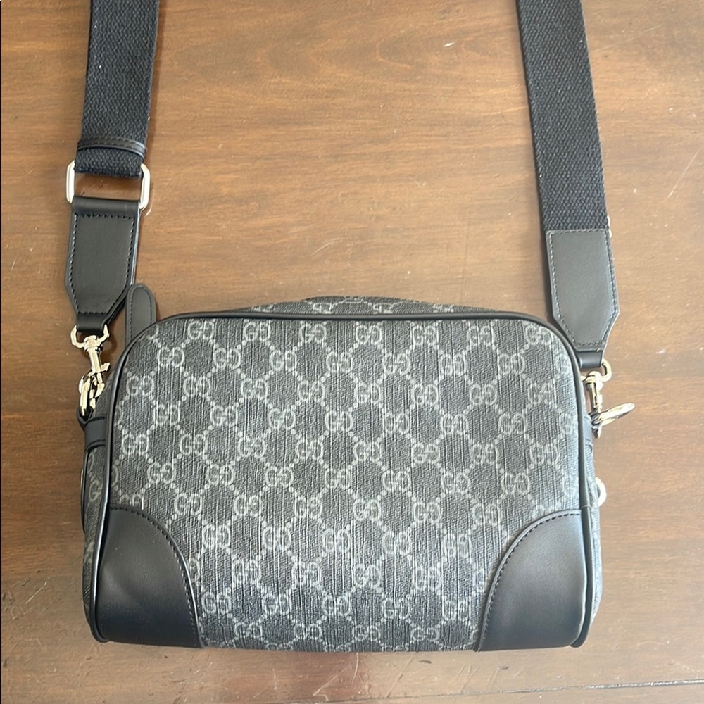 GG GUCCI BLACK AND GREY CROSSBODY BAG